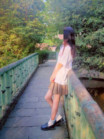图片[1]-海角社区 老吴有俩女儿 最全合集 [4V-256P-1.15G]-十六楼