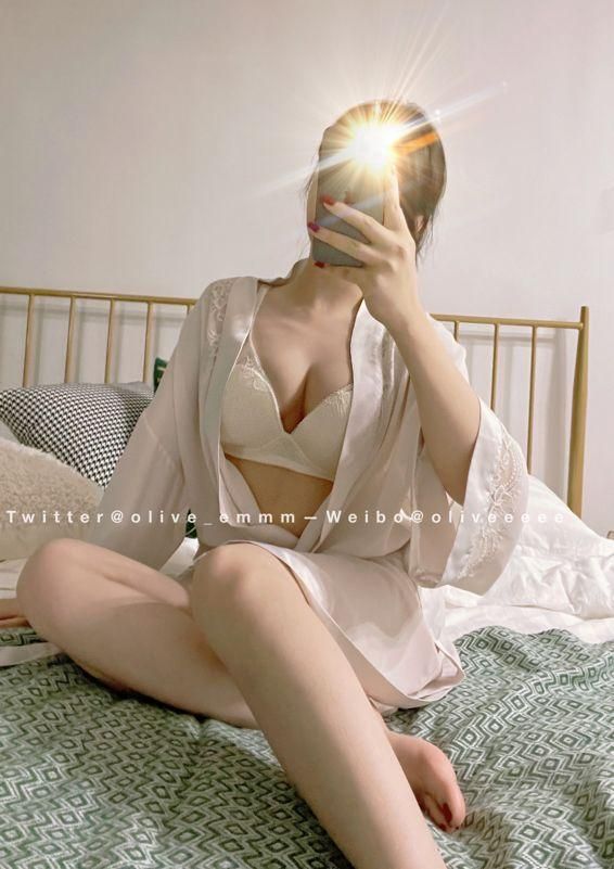 推特、onlyfans人气肥臀网红博主olive_emmm尺度私拍视频图包资源合集 33.8G插图